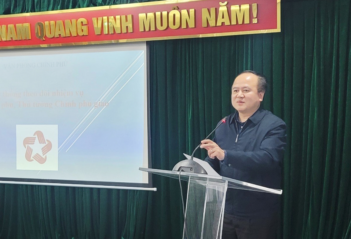 Ông Lò Quang Tú - Chánh Văn phòng Ủy ban phát biểu khai mạc Lớp tập huấn