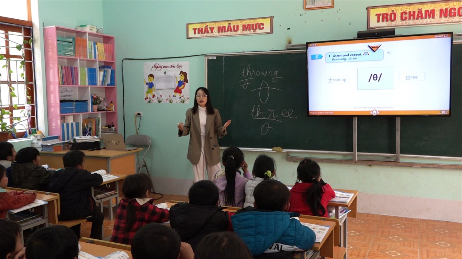  Giáo viên của Trường Liên cấp Marie Curie Hà Nội tới tận nơi để thực hiện Dự án hỗ trợ dạy môn Tiếng anh cho học sinh ở Mèo Vạc