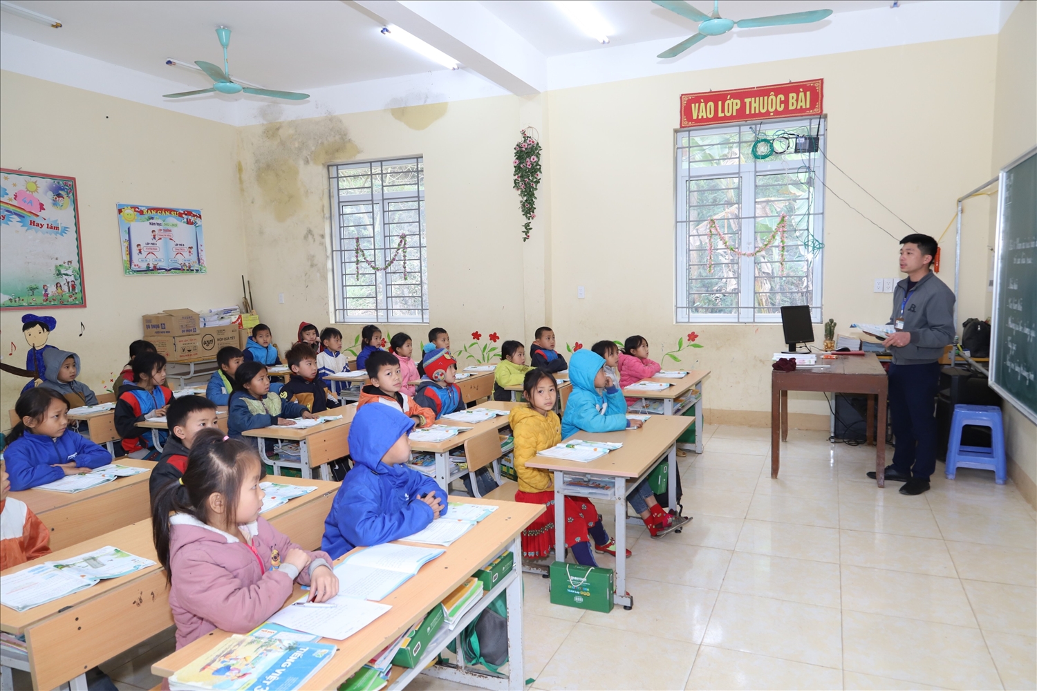 Dự án dạy tiếng Anh góp phần nâng cao khả năng cho học sinh vùng biên giới Mèo Vạc