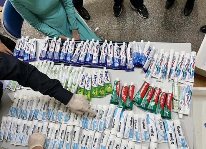 Tang vật vụ ma túy trong vali của các tiếp viên Vietnam Airlines bị Hải quan phát giác hôm 16/3/2023