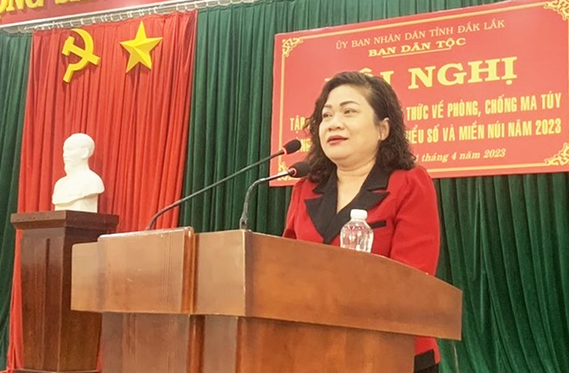 Trưởng Ban Dân tộc Đắk Lắk H’Yâo Knul phát biểu tại Hội nghị tập huấn 
