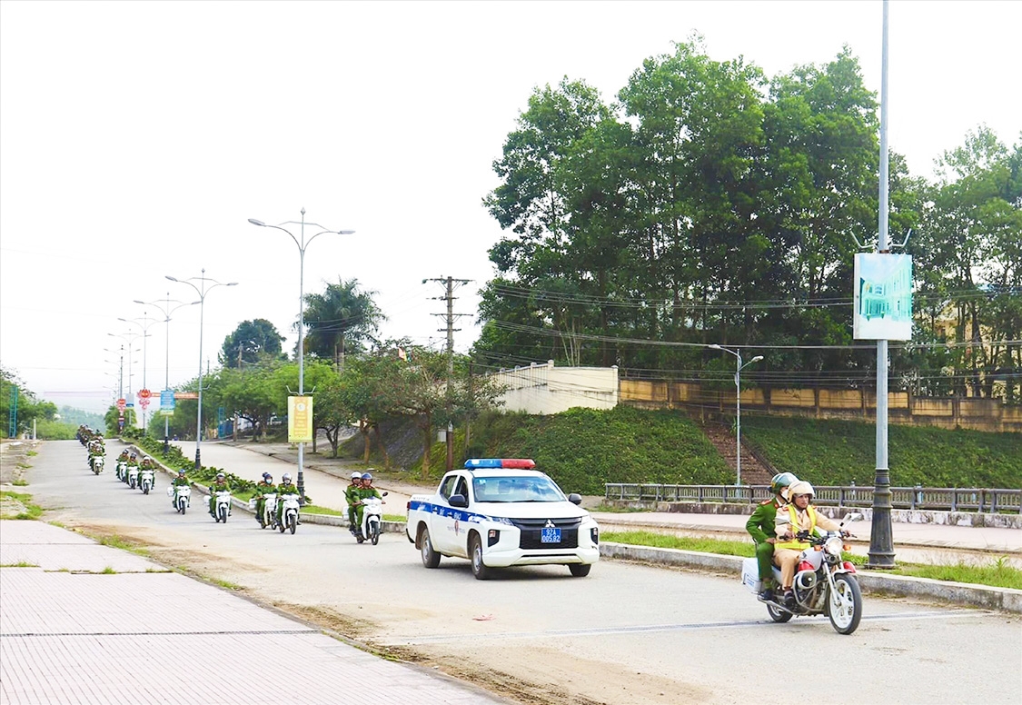Công an Quảng Nam ra quân bảo đảm trật tự an toàn giao thông