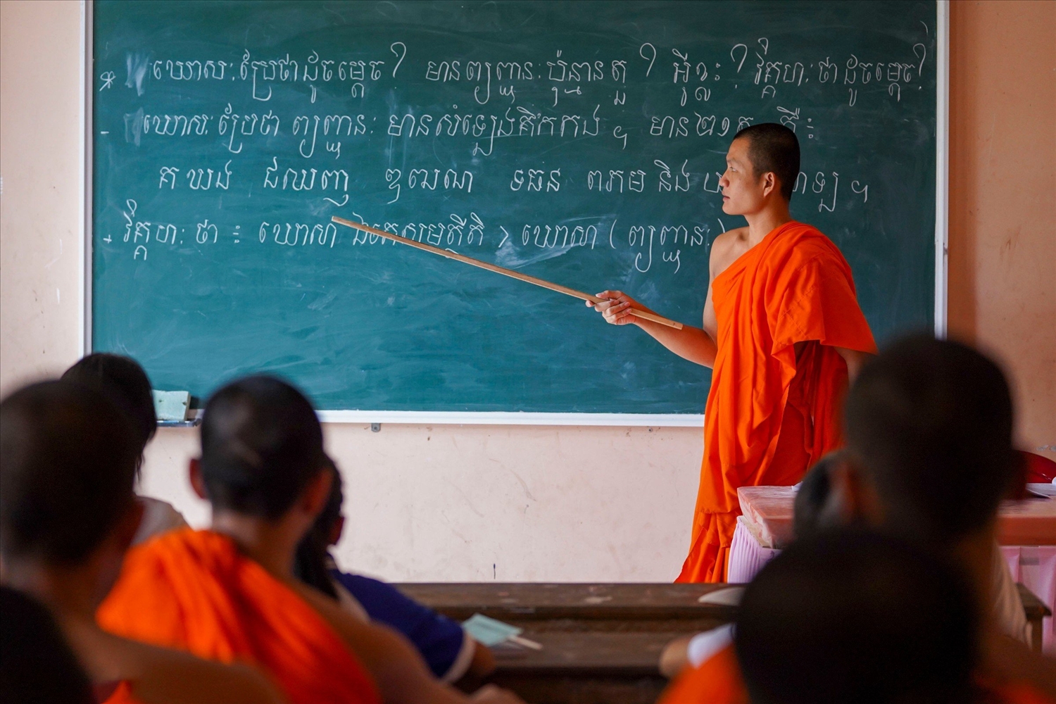 Các lớp dạy chữ Khmer vào mỗi dịp hè có ý nghĩa rất lớn trong việc giúp đồng bào Khmer bảo tồn, phát triển tiếng nói, chữ viết của dân tộc. Ảnh (tư liệu)