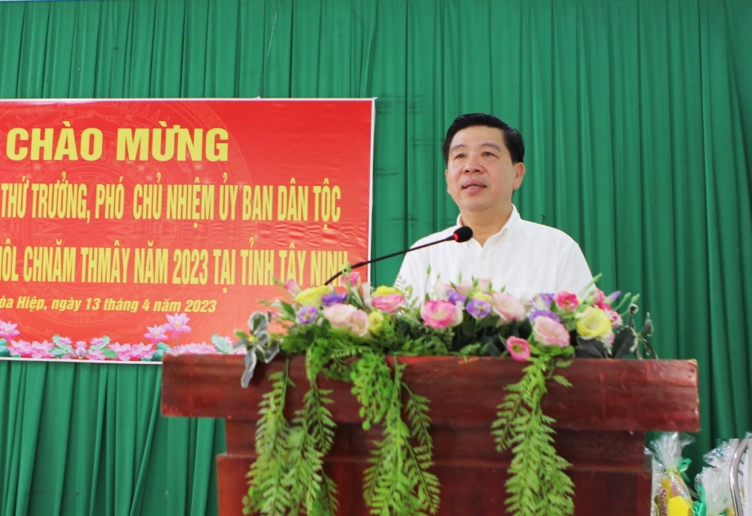 Thứ trưởng, Phó Chủ nhiệm UBDT Lê Sơn Hải phát biểu chúc Tết Chôl Chnăm Thmây đồng bào Khmer tại Tây Ninh