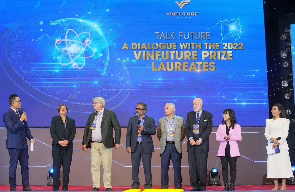 Giáo sư Henry Friend khẳng định VinFuture là giải thưởng danh giá thể hiện sự công nhận với các khám phá mới, những nghiên cứu của các nhà khoa học