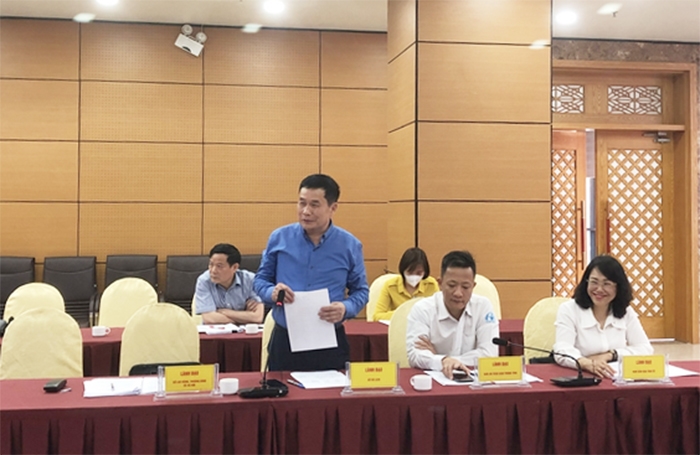 Ông Trịnh Đăng Thanh - Phó Giám đốc Sở Du lịch tỉnh Quảng Ninh phát biểu tại Hội nghị thông tin báo chí thường kỳ