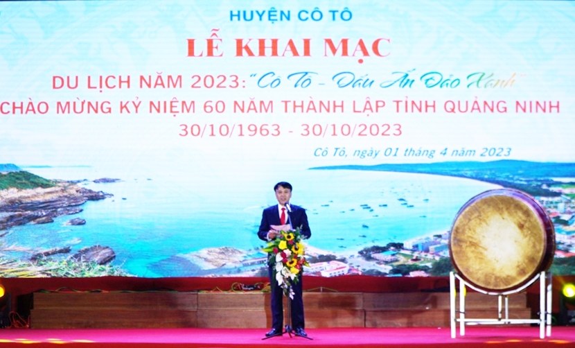 Ông Đặng Quang Ngạn - Phó Bí thư Thường trực, Chủ tịch HĐND huyện Cô Tô phát biểu khai mạc