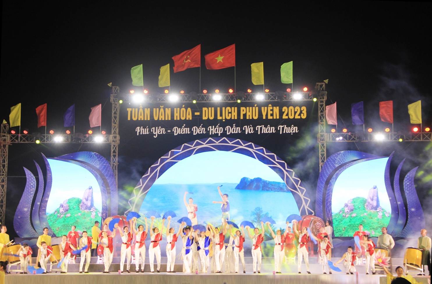 Biểu diễn nghệ thuật tại Lễ khai mạc Tuần Văn hóa - Du lịch Phú Yên 2023