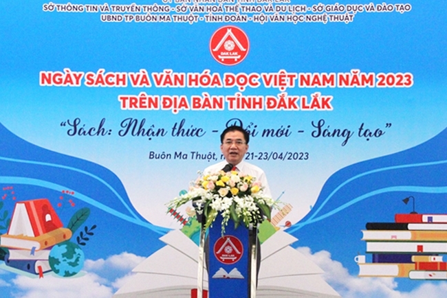 Giám đốc Sở Thông tin và Truyền thông tỉnh Đắk Lắk Trương Hoài Anh phát biểu tại Lễ khai mạc