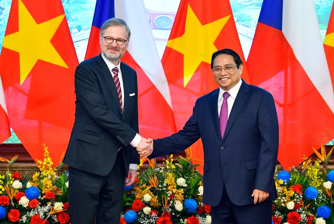 Thủ tướng Petr Fiala và Thủ tướng Phạm Minh Chính trước khi tiến hành hội đàm - Ảnh: VGP/Nhật Bắc