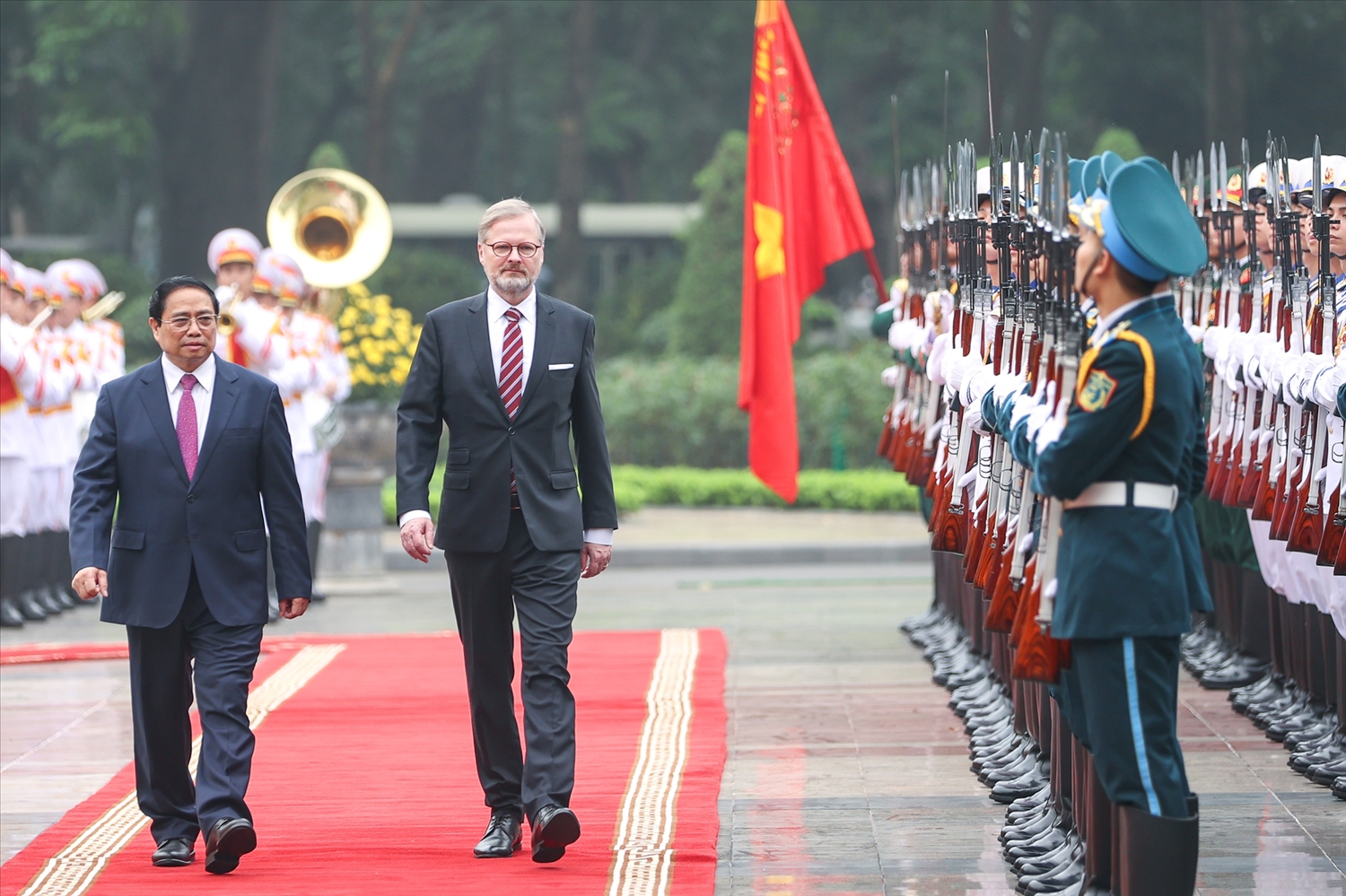 Thủ tướng Phạm Minh Chính chủ trì lễ đón chính thức Thủ tướng nước Cộng hoà Czech Petr Fiala - Ảnh: VGP/Nhật Bắc