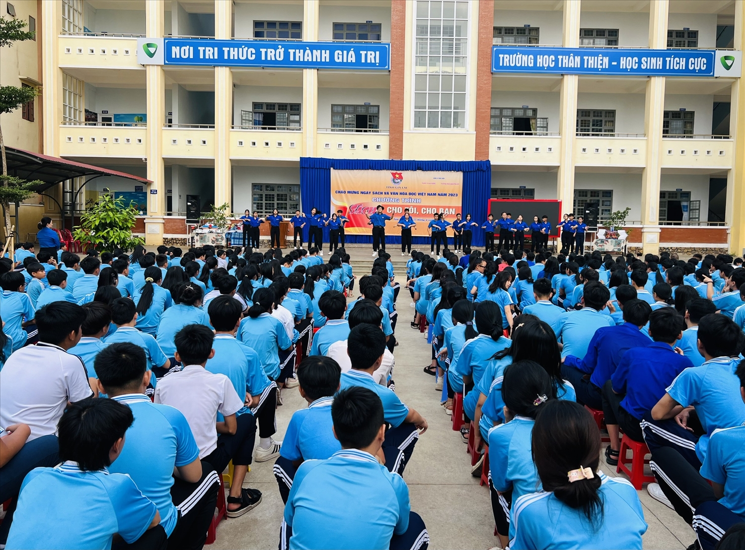 Chương trình “Sách cho tôi, cho bạn” chào mừng Ngày Sách và Văn hóa đọc Việt Nam đã thu hút hơn 600 học sinh tham gia
