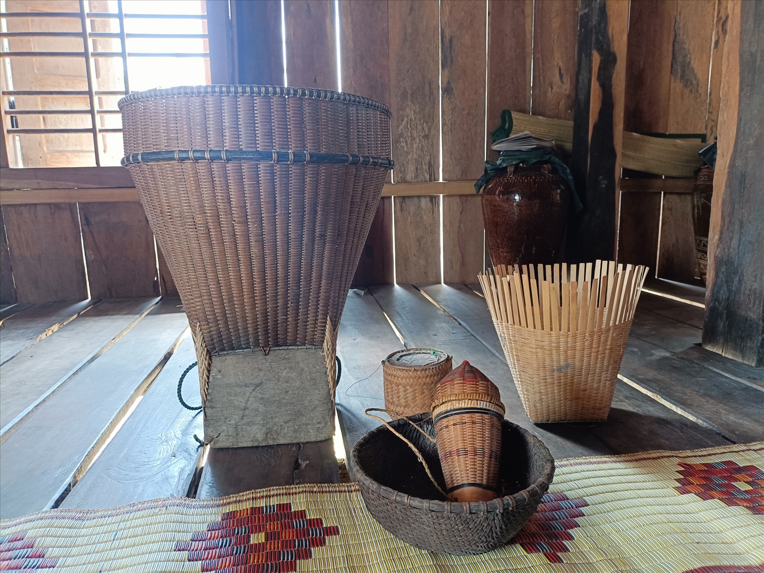 Những sản phẩm đặc trưng của nghề đan lát ở Suối Trai