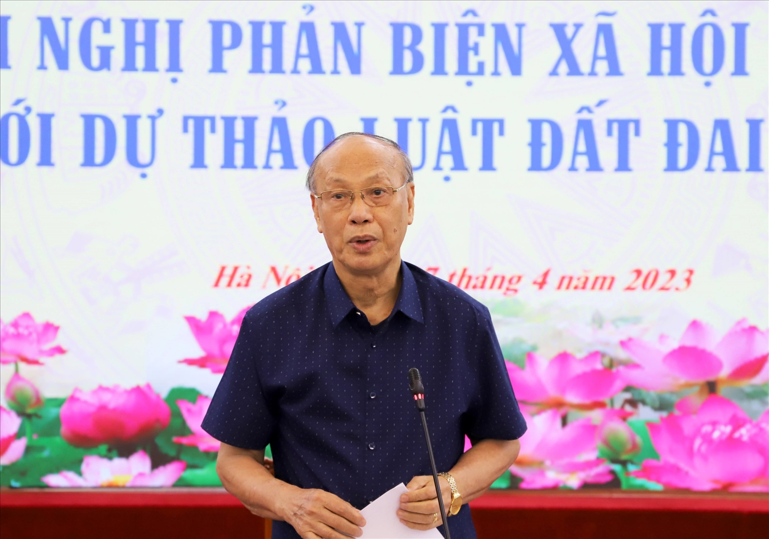 GS.TS Trần Ngọc Đường, Chủ nhiệm Hội đồng Tư vấn Dân chủ và Pháp luật phát biểu tại Hội nghị