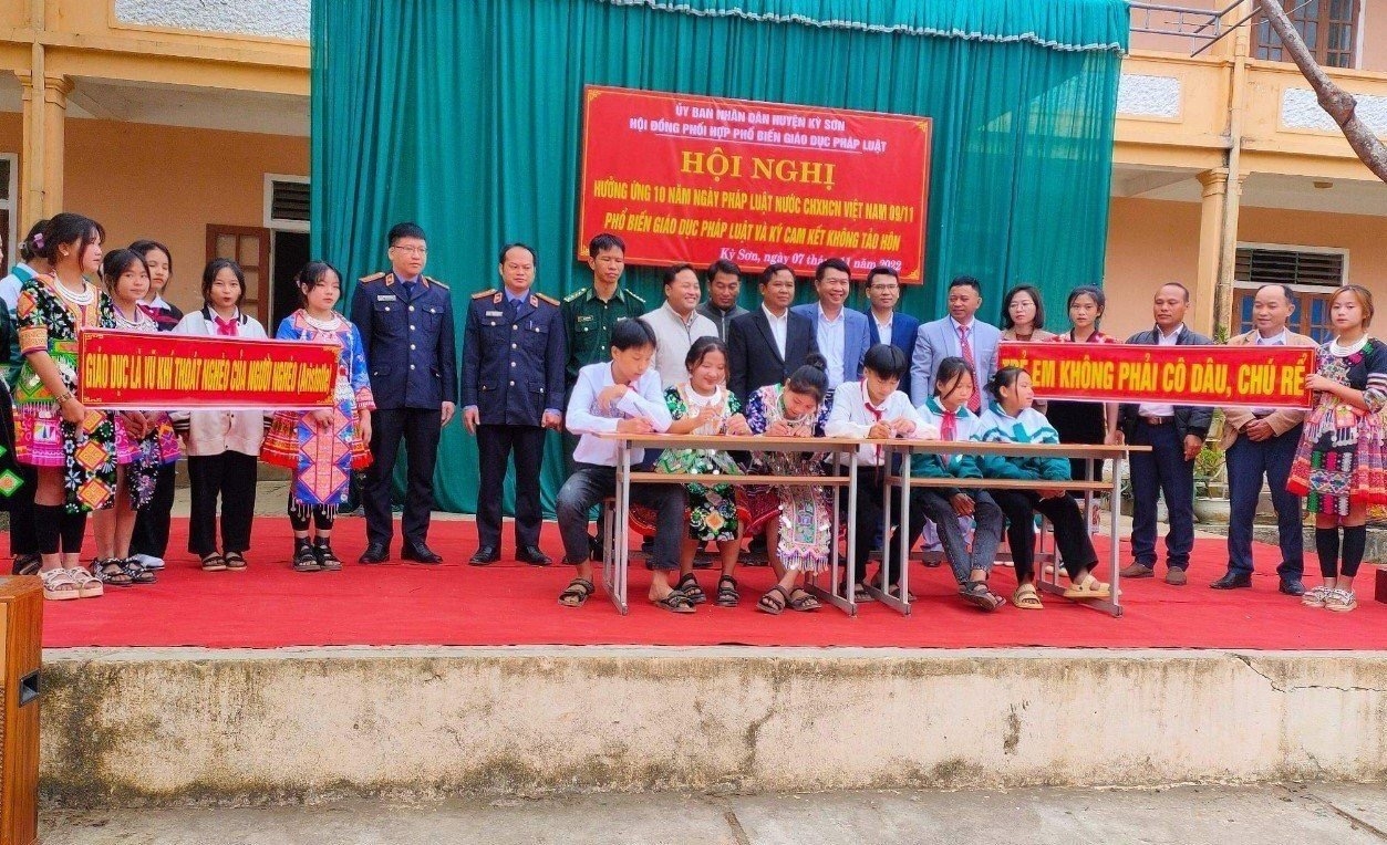 Huyện Kỳ Sơn đã tổ chức nhiều hoạt động tuyên truyền chống tảo hôn 