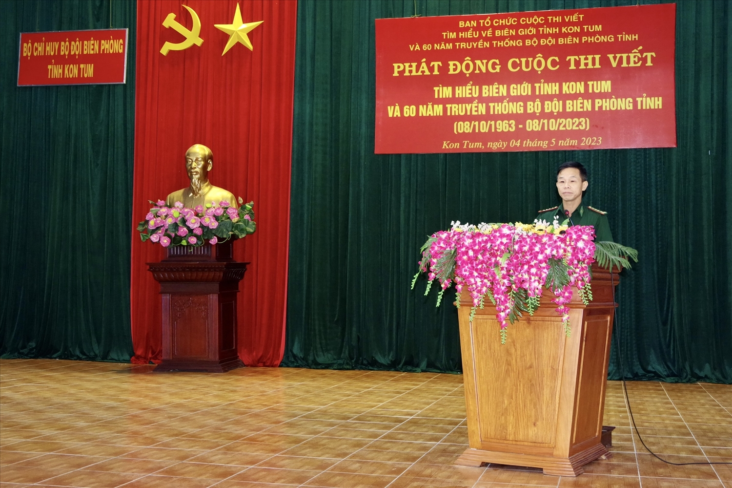 Đại tá Phạm Cảnh Toàn – Phó Chính ủy BĐBP tỉnh Kon Tum phát biểu tại lễ phát động