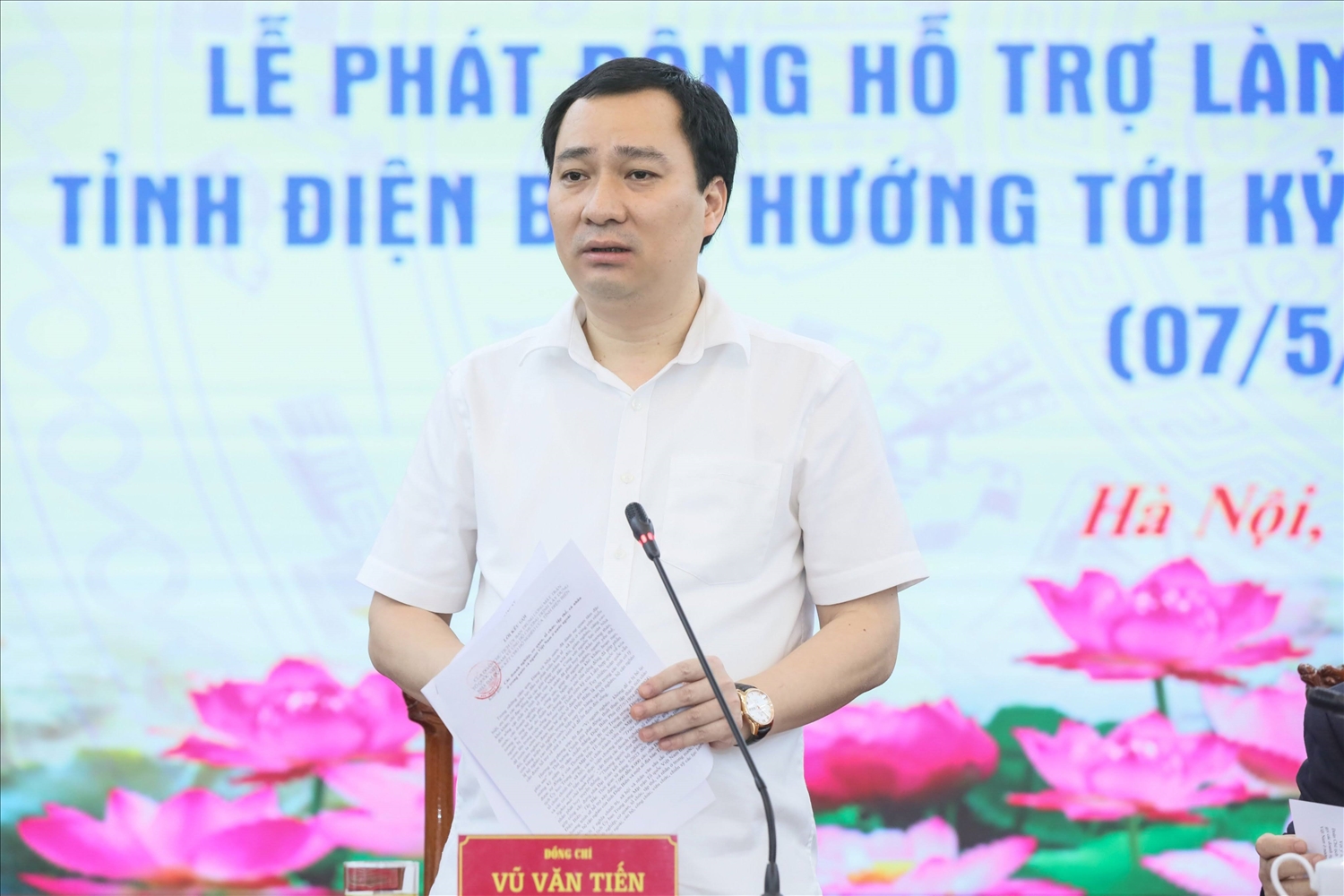 Ông Vũ Văn Tiến, Trưởng Ban Tuyên giáo Cơ quan UBTW MTTQ Việt Nam phát biểu tại cuộc gặp mặt