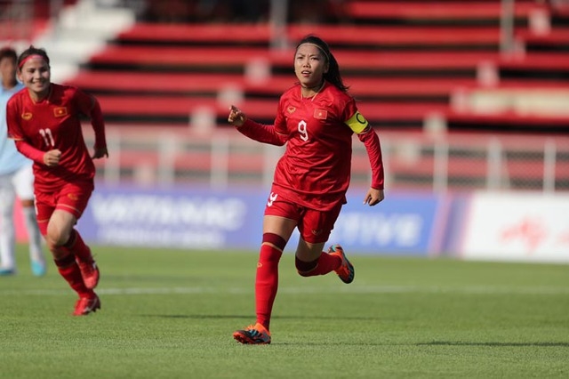 Đội trưởng Huỳnh Như ghi bàn mở tỉ số trong trận gặp ĐT nữ Myanmar