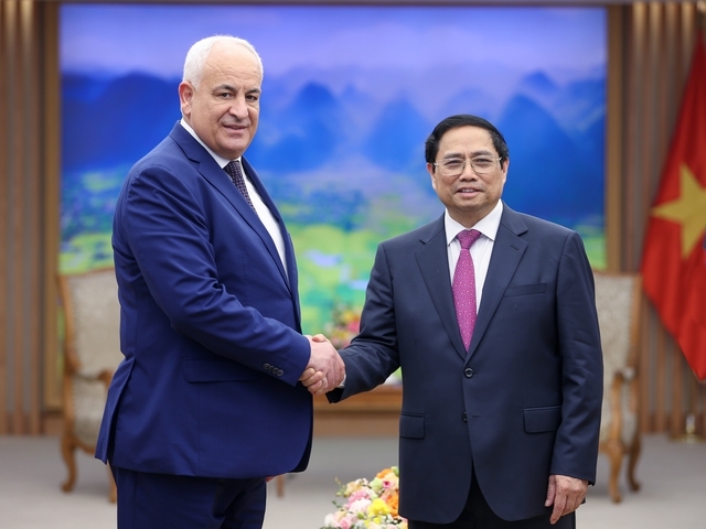 Thủ tướng Phạm Minh Chính và Bộ trưởng Bộ Nội vụ Palestine Ziad Hab Al-Reeh - Ảnh: VGP/Nhật Bắc