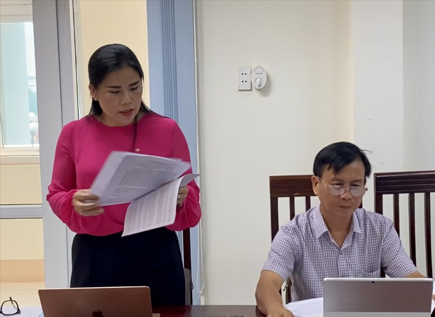Bà Bạch Thị Mân – Phó Giám đốc Sở LĐ – TB & XH tỉnh tham gia ý kiến tại buổi kiểm tra