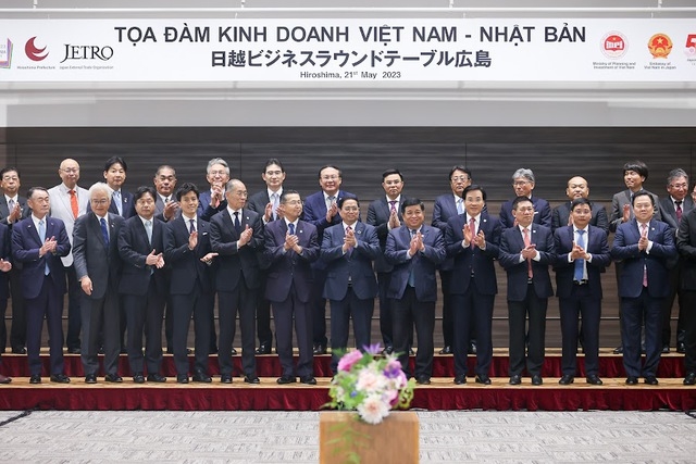 Thủ tướng và đoàn đại biểu cấp cao VIệt Nam tham dự Toạ đàm Kinh doanh Việt Nam - Nhật Bản - Ảnh: VGP/Nhật Bắc