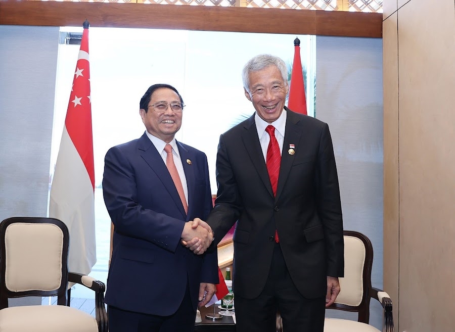 Tại cuộc gặp, Thủ tướng Phạm Minh Chính và Thủ tướng Singapore Lý Hiển Long khẳng định quyết tâm triển khai những cam kết trong chuyến thăm Singapore của Thủ tướng Chính phủ Việt Nam tháng 2/2023, nhất là về kinh tế, thương mại và đầu tư - Ảnh: VGP/Nhật Bắc
