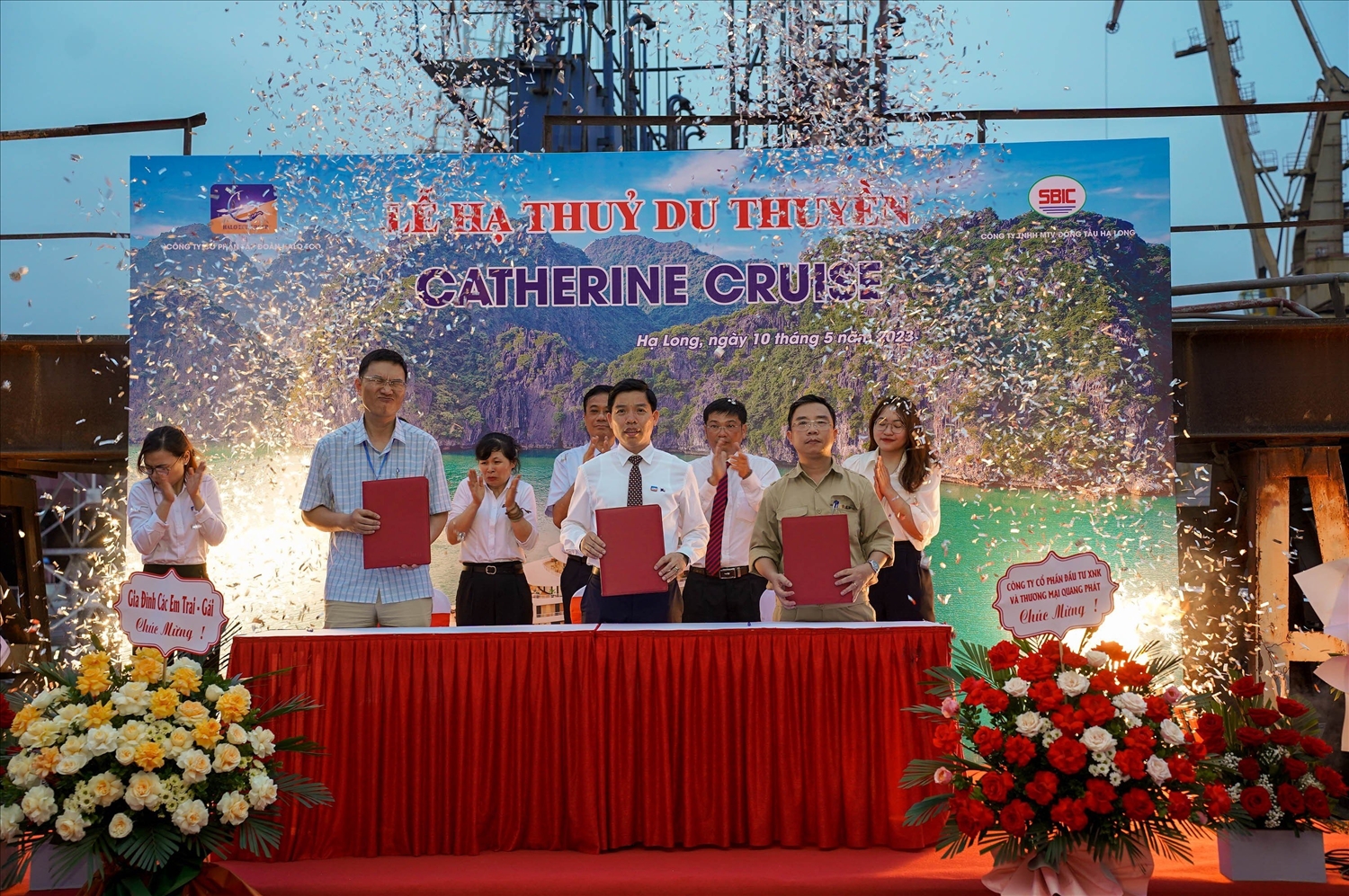 (TIn ngoại giao) Hạ Long (Quảng Ninh): Hạ thủy siêu du thuyền 6 sao lớn nhất Việt Nam 3