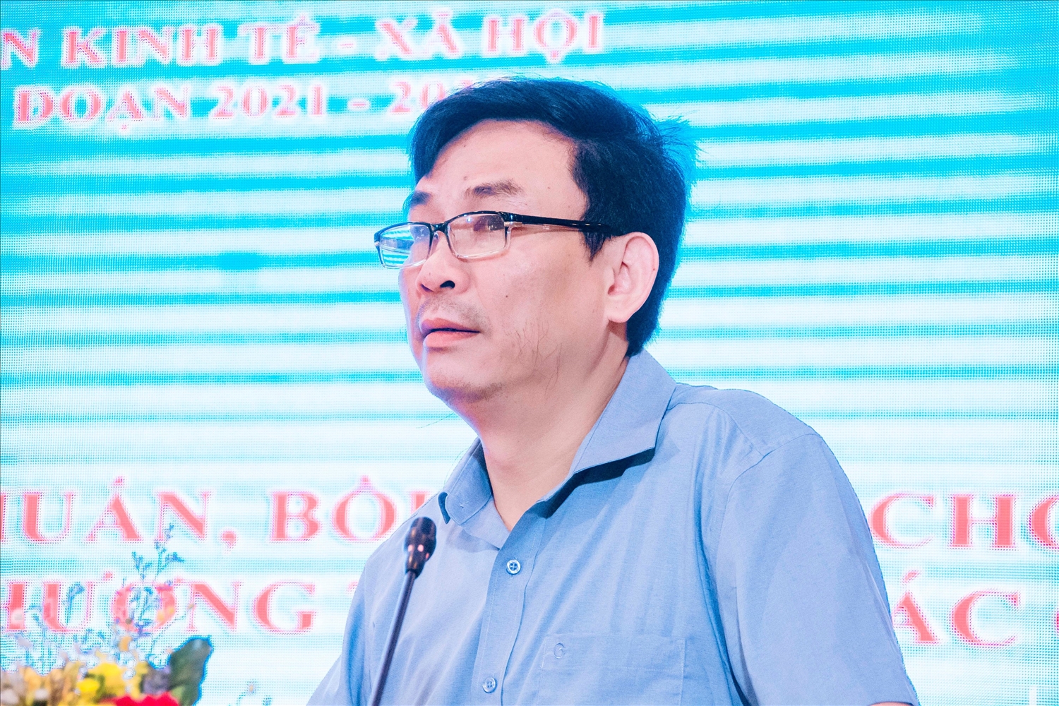 Ông Đặng Tiến Hùng – Phó Chánh Văn phòng Điều phối Chương trình phát biểu khai mạc hội thảo