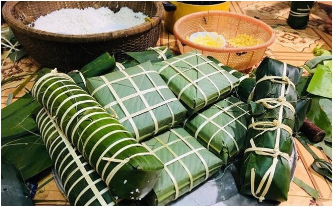 Bánh chưng là món ăn truyền thống của người Việt, là món ăn không thể thiếu trong dịp Tết, ngày cúng giỗ tổ tiên. 