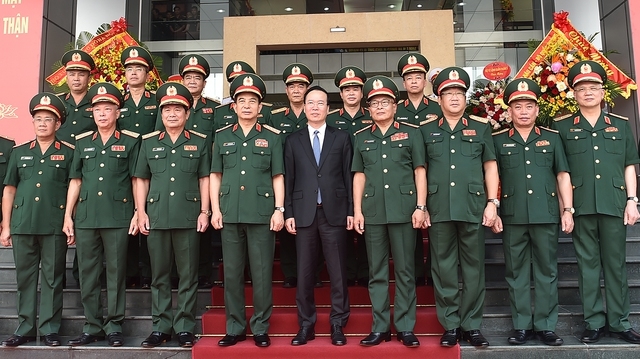 Chủ tịch nước tin tưởng, tình báo quốc phòng Việt Nam sẽ ngày càng lớn mạnh, trưởng thành, hoàn thành xuất sắc mọi nhiệm vụ được giao, luôn xứng đáng là lực lượng trọng yếu, đặc biệt tin cậy của Đảng, Nhà nước, quân đội và nhân dân - Ảnh: VGP/Hải Minh
