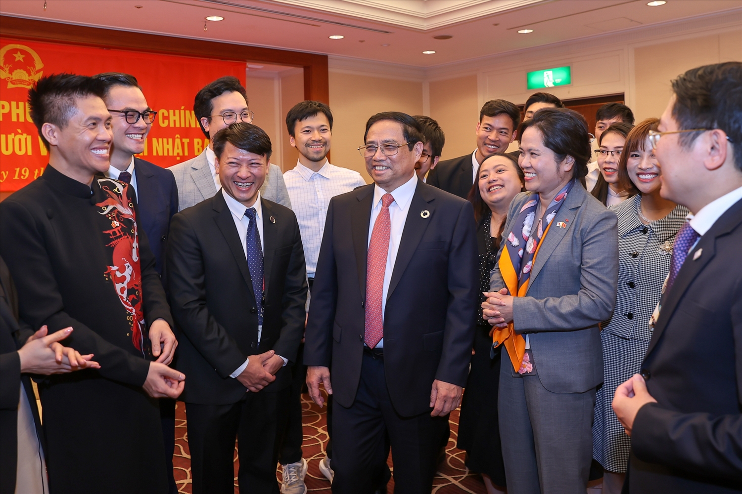 Thủ tướng Phạm Minh Chính trò chuyện với cộng đồng người Việt Nam tại Nhật Bản - Ảnh: VGP/Nhật Bắc