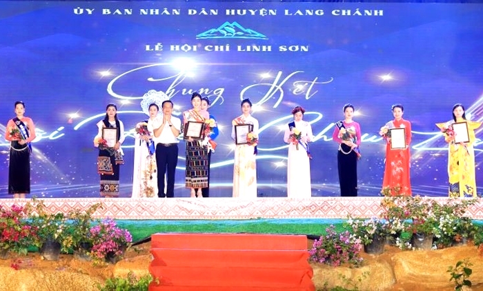 Cuộc thi "Người đẹp Châu Lang", một trong những hoạt động của Lễ hội đã thành công tốt đẹp