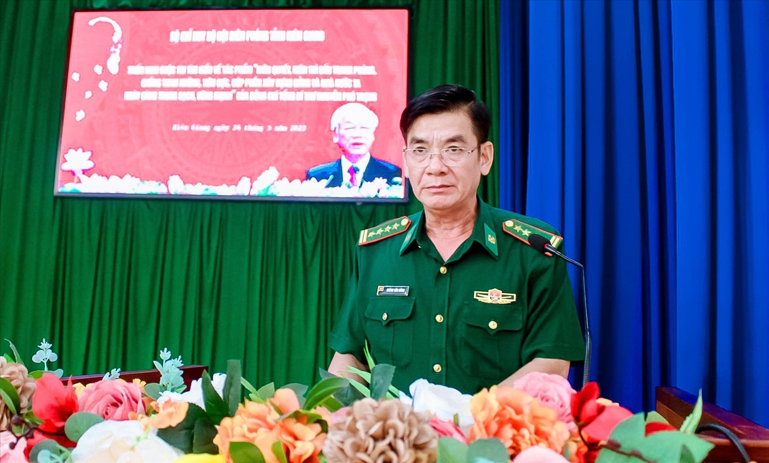 Đại tá Huỳnh Văn Đông Bí thư Đảng ủy, Chính ủy BĐBP tỉnh Kiên Giang phát biểu chỉ đạo triển khai Cuộc thi