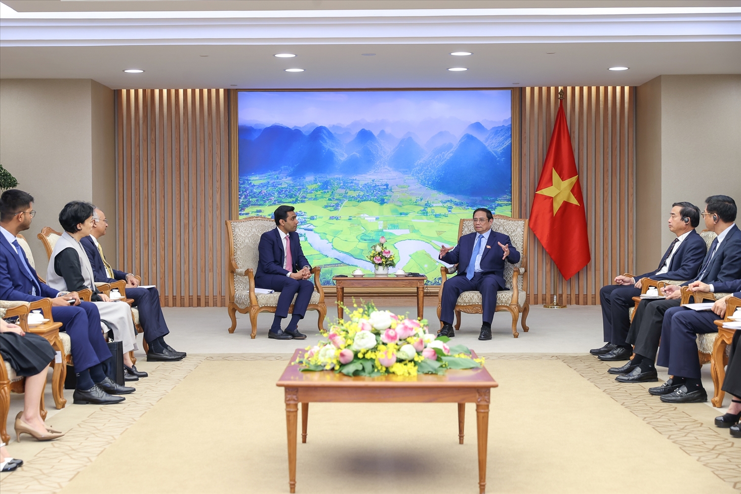 Thủ tướng hy vọng Tập đoàn Adani sẽ phối hợp hiệu quả với các đối tác Việt Nam để có những kết quả cụ thể trong hoạt động đầu tư tại Việt Nam - Ảnh: VGP/Nhật Bắc