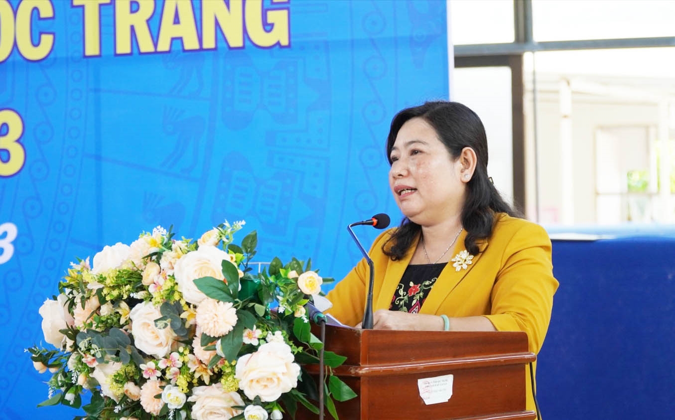 Bà Hồ Thị Cẩm Đào, Phó Bí thư Thường trực Tỉnh ủy, Chủ tịch HĐND tỉnh Sóc Trăng phát biểu tại buổi gặp mặt