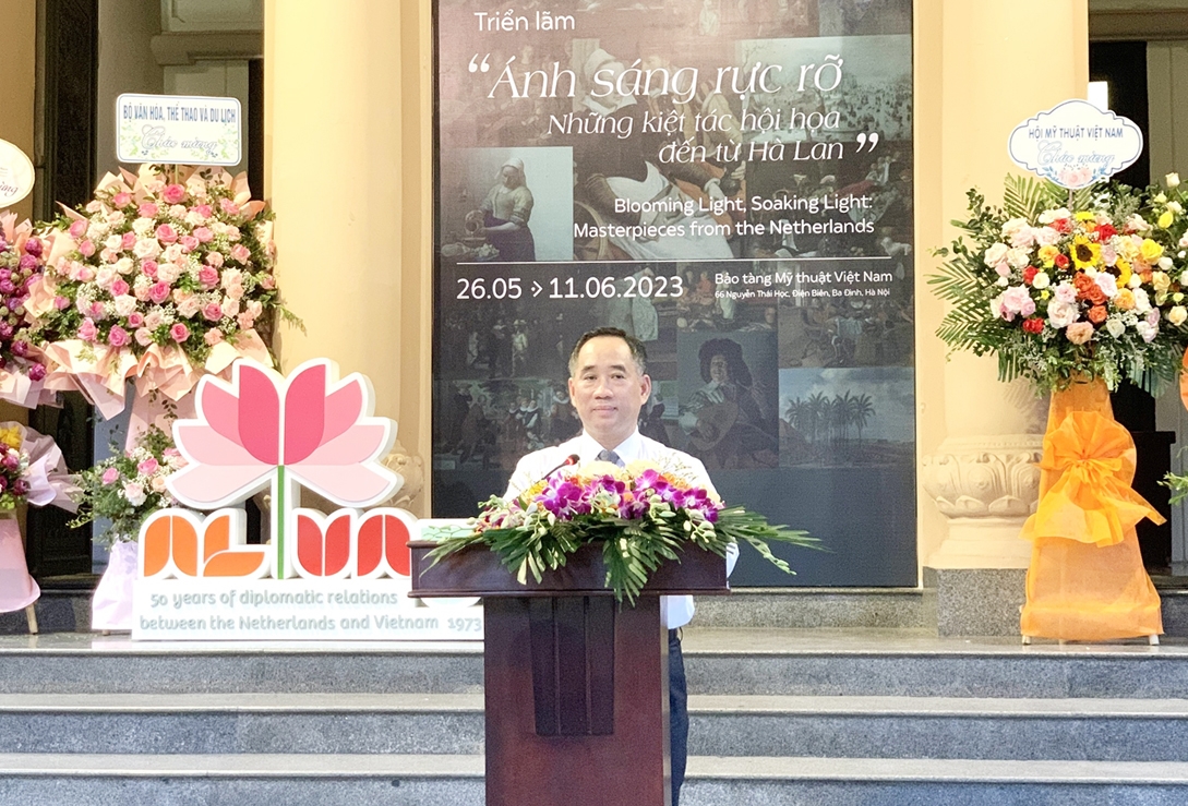 Tiến sĩ Nguyễn Anh Minh - Giám đốc Bảo tàng Mỹ thuật Việt Nam phát biểu tại Lễ khai mạc triển lãm
