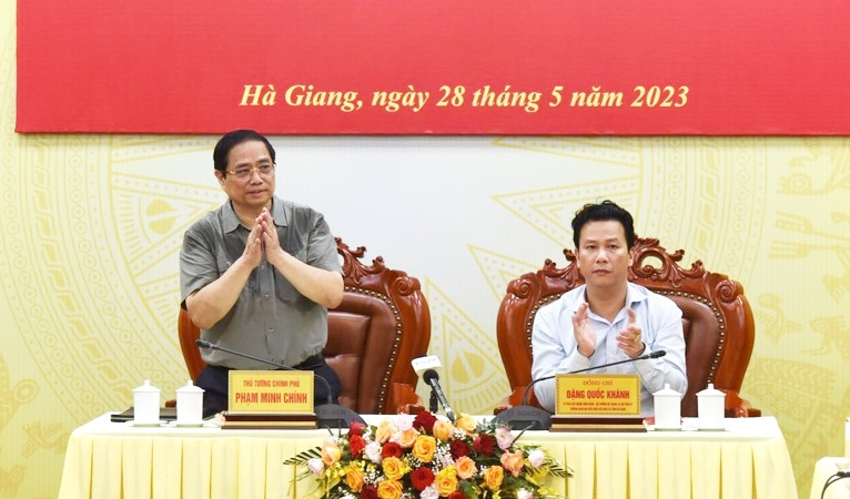 Thủ tướng Phạm Minh Chính làm việc với Ban Thường vụ Tỉnh ủy Hà Giang. (Ảnh: Trần Hải)