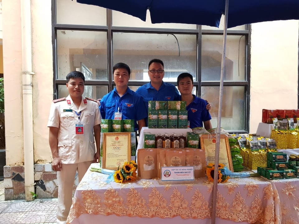 Các sản phẩm OCOP của HTX Nông nghiệp thanh niên Như cố được trưng bày tại Đại hội Đại biểu Hội LHTN Việt Nam tỉnh Bắc Kạn lần thứ V.