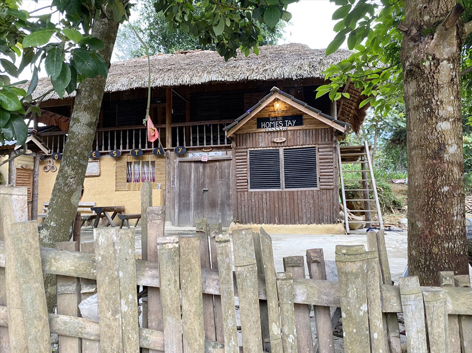  Homestay là ngôi nhà sàn trình tường truyền thống của người Dao