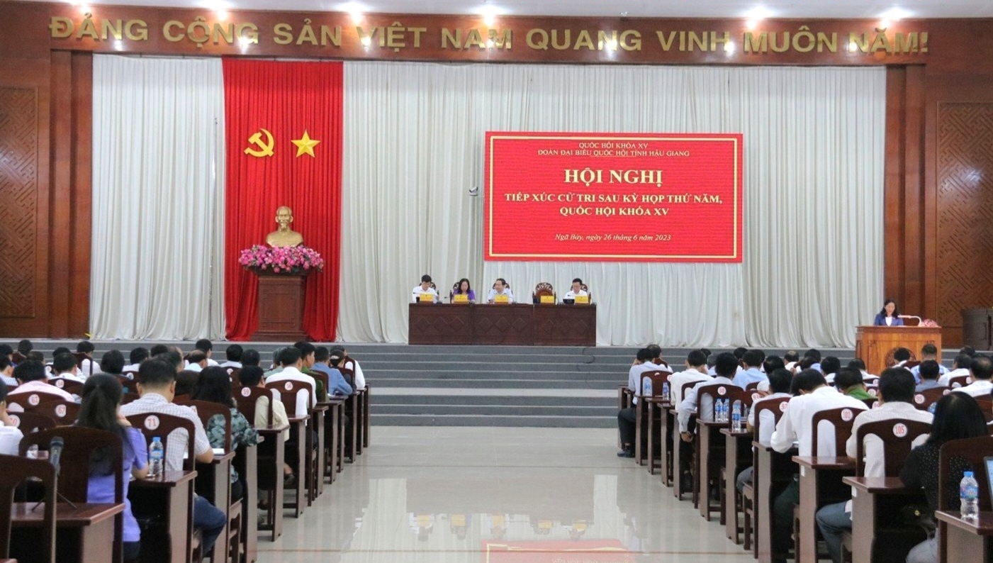 Phó Chủ tịch Thường trực Quốc hội Trần Thanh Mẫn và Đoàn Đại biểu Quốc hội tỉnh Hậu Giang đã tiếp xúc cử tri tại thành phố Ngã Bảy