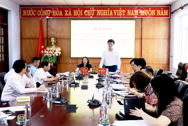 Đại diện Ban tuyên giáo tỉnh ủy Lạng Sơn Phát biểu tại buổi họp báo
