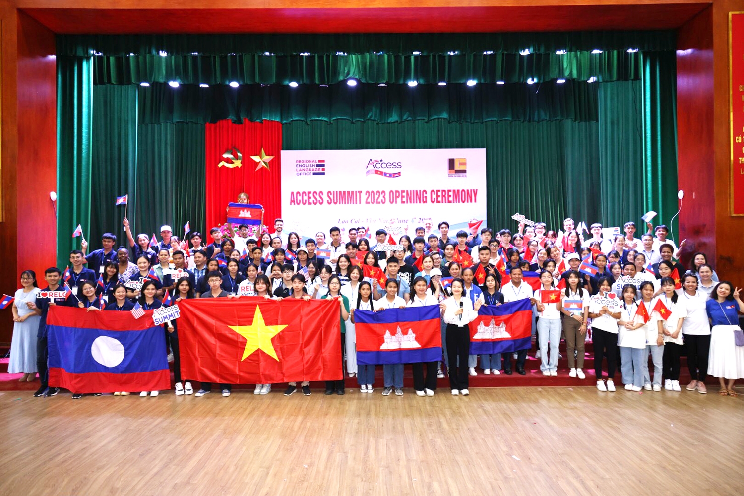 Học sinh, giáo viên, chuyên gia Anh ngữ tham gia Trại hè Tiếng Anh Access tại Lào Cai