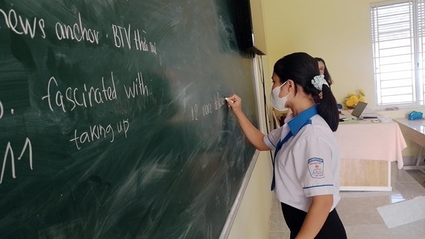 Học sinh dân tộc Khmer ở trường THPT Văn Ngọc Chính (huyện Mỹ Xuyên, tỉnh Sóc Trăng) trong tiết học Anh văn. Ảnh: Tuấn Phi-TTXVN