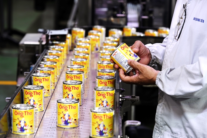 Sữa đặc Ông Thọ - sản phẩm sữa “quốc dân” của Vinamilk với hơn 1 triệu sản phẩm được sản xuất mỗi ngày, phục vụ cho thị trường trong nước và hiện đã có mặt tại 35 quốc gia.