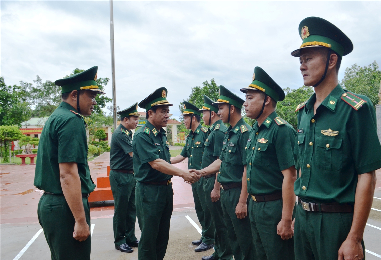 Đoàn công tác Bộ Tư lệnh Bộ đội Biên phòng kiểm tra Đồn Biên phòng Cửa khẩu Đắk Ruê