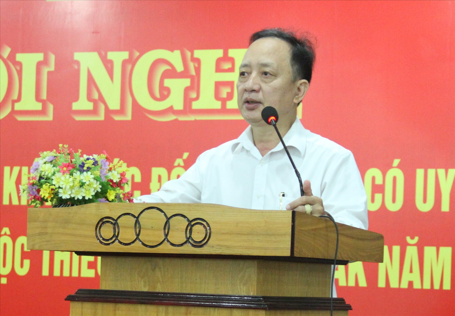 Phó trưởng Ban Dân tộc tỉnh Đắk Lắk Hà Huy Quang phát biểu khai mạc hội nghị