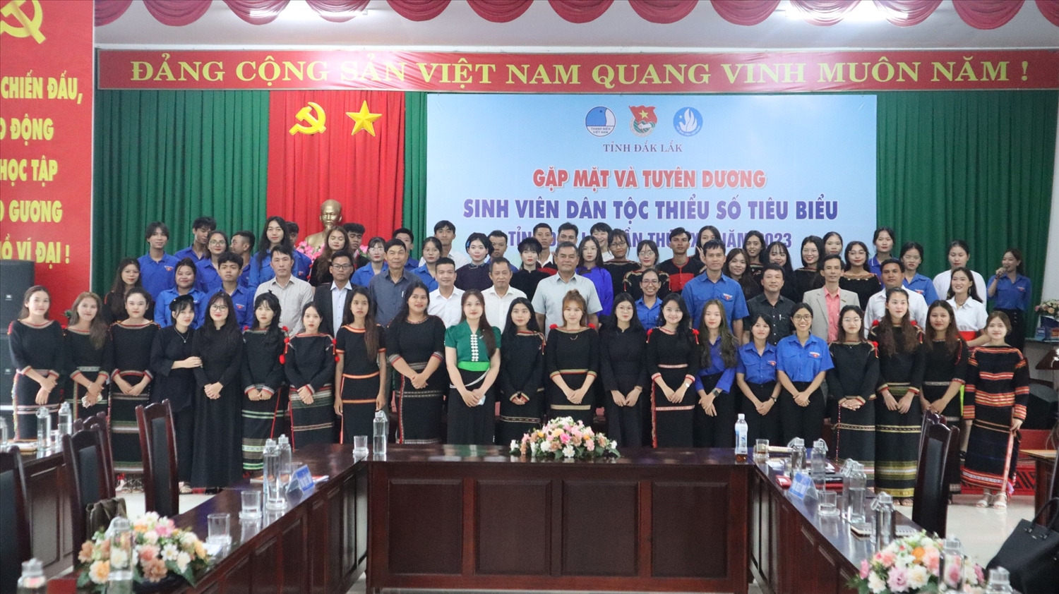 Sinh viên DTTS tỉnh Đắk Lắk tiêu biểu được tuyên dương tại chương trình