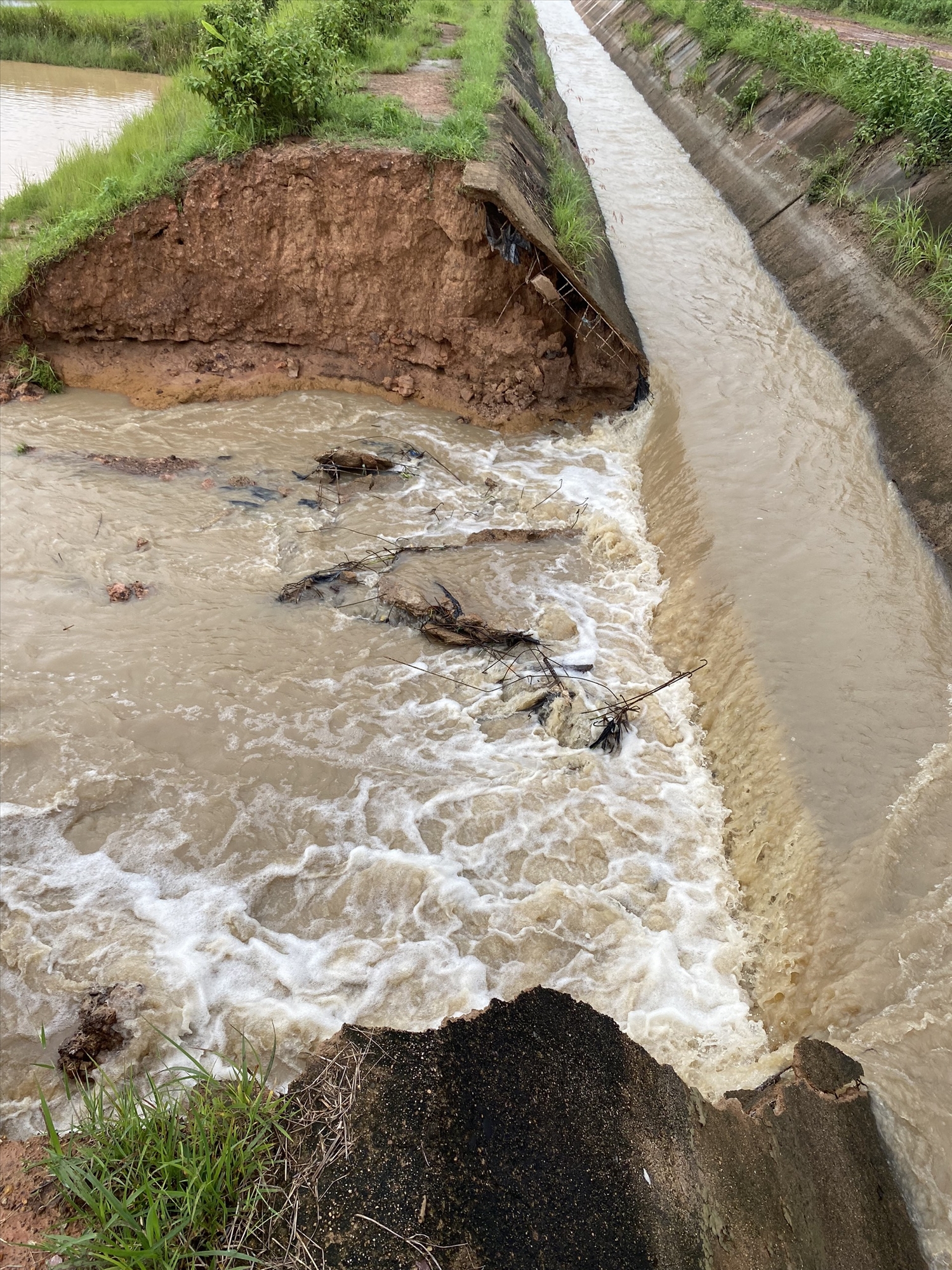 Tuyến kênh mương huyện Ea Súp bị vỡ