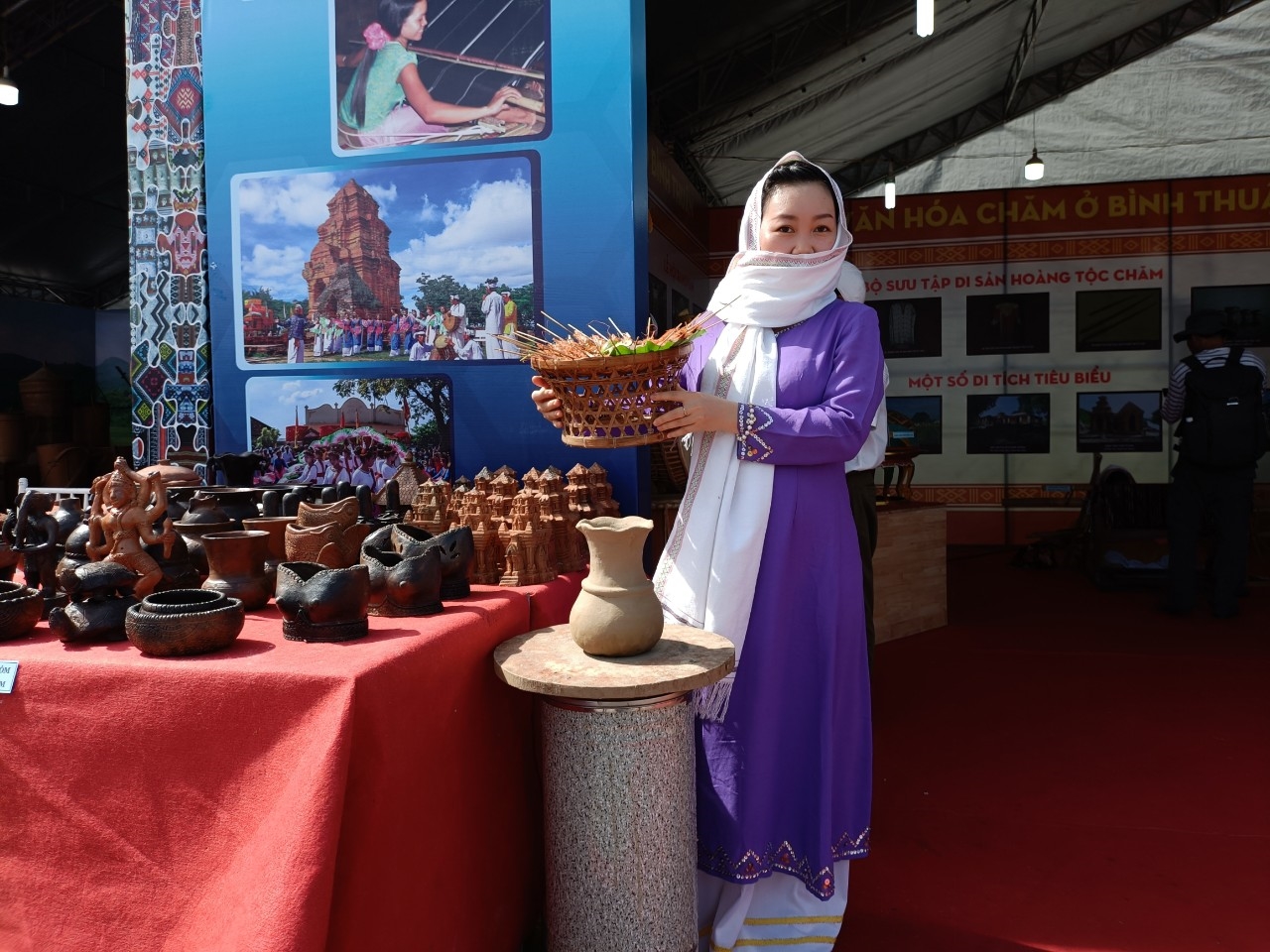 Trang phục truyền thống của người Chăm tỉnh Bình Thuận