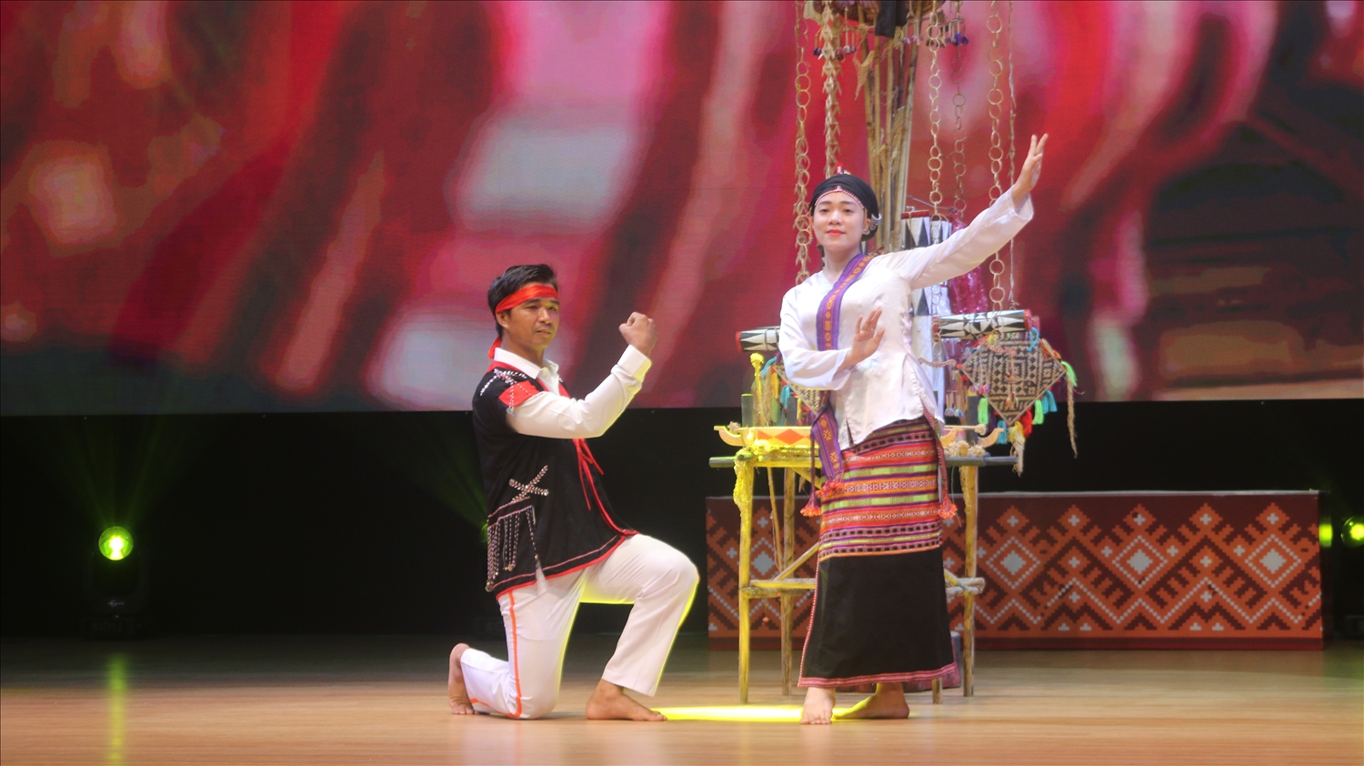 Trang phục truyền thống của người Chăm Hroi, tỉnh Phú Yên